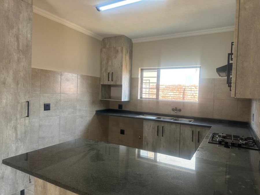 To Let 3 Bedroom Property for Rent in Waterval East North West